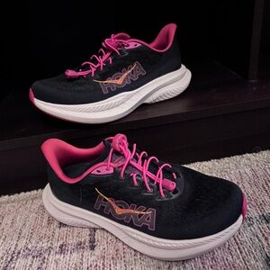 Hoka Women's Navy and Pink Mach 6